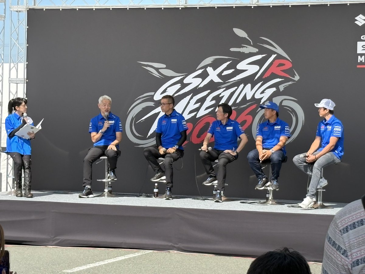 Donsiba14's tweet photo. GSX-S/Rミーティング
CNチャレンジトークショーとGSX-R1000R開発陣のトークショー https://t.co/EqtxN8BvBv