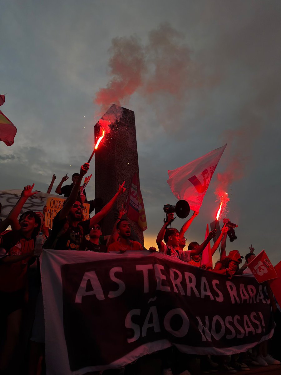hypergabs's tweet photo. goiânia não se renderá a miliciano! viva a democracia!! https://t.co/Bu4R3OJBVH