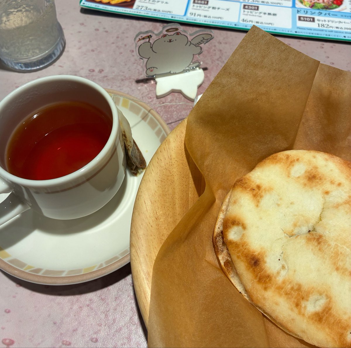ealyou's tweet photo. 今日のモーニングは
サイゼリアのシナモンフォカッチャ https://t.co/dy0BBNShqb