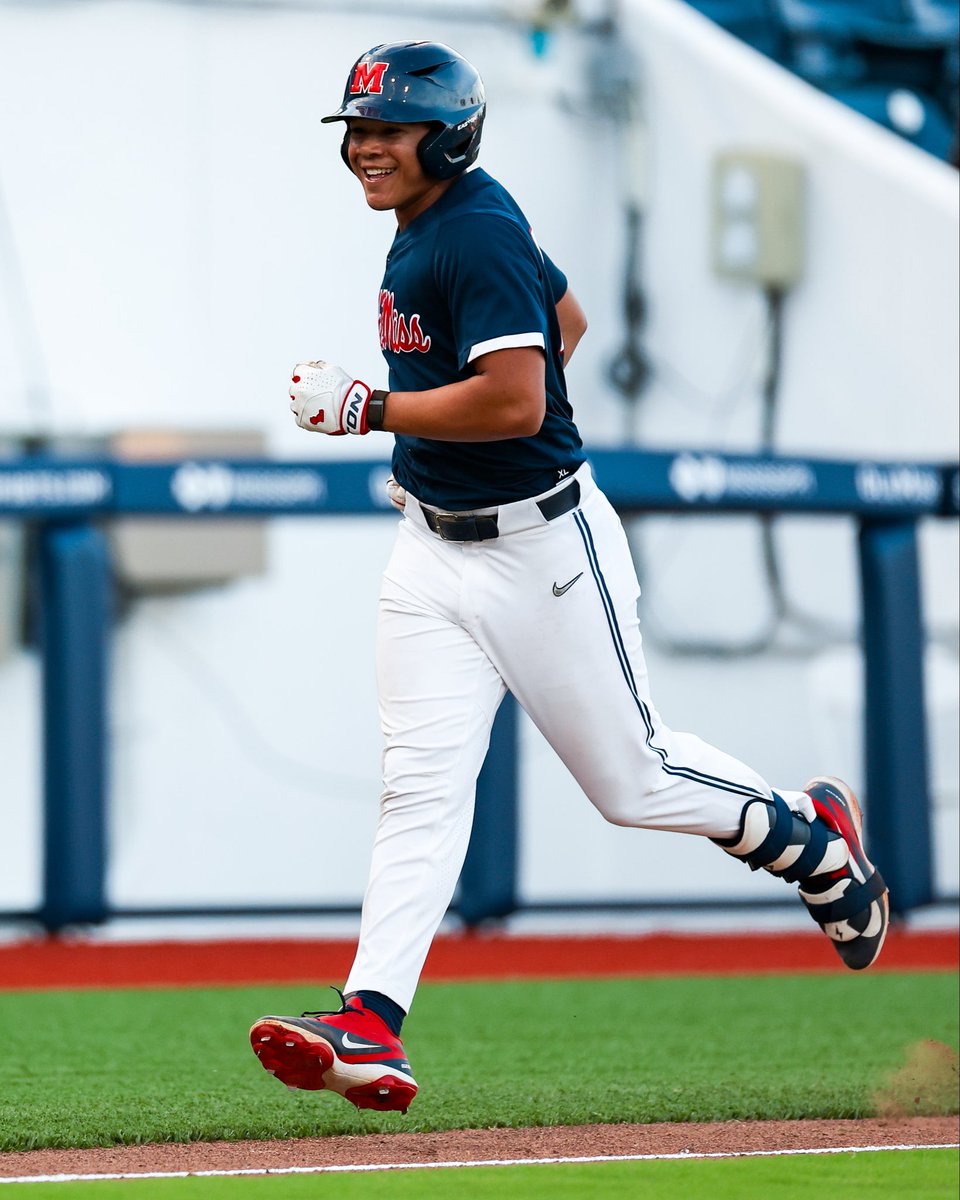 OleMissBSB's tweet photo. HE DOES IT AGAIN. @Blakefields24 https://t.co/VvEvLKJWxw