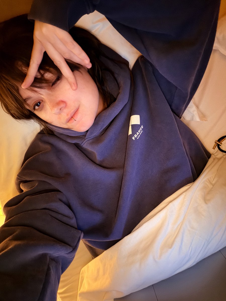Vexanie's tweet photo. Exhausted is an understatement but I have the best job in the world and it’s thanks to every one of you. Thank you for playing video games. Thank you for watching these streams. Thank you for going to tournaments. https://t.co/KH2lWR4lyg