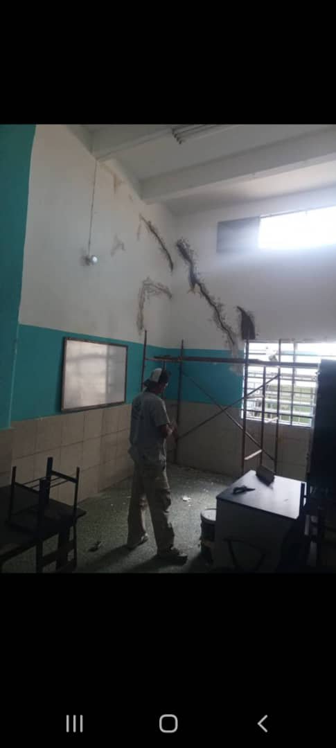 AlexanderNebre2's tweet photo. Nuestro objetivo es regalarles a los semilleros de la Patria y a sus docentes un lugar digno, seguro y hermoso para un feliz retorno a clases.
¡Donde hubo dificultades, hoy florece la educación! 📚🇻🇪
#LaPastora #Caracas #EducaciónDigna #GobiernoDeCaracas #Infraestructura https://t.co/HLOsrXlc7E