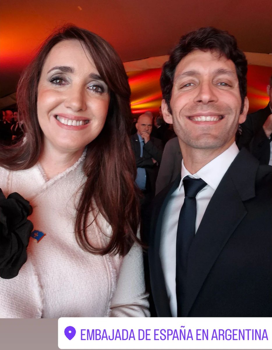 VVNoticiasX's tweet photo. Fiesta Nacional de España 🇪🇸
La Vicepresidente junto a Sebastián Koroch, consultor y profesor de la UCA
Y con Luis Guzmán Castellanos, referente cultural y promotor del tercer sector en Argentina, enfocado en áreas de la diplomacia cultural, la cooperación internacional y el arte https://t.co/oJANgnkwHJ
