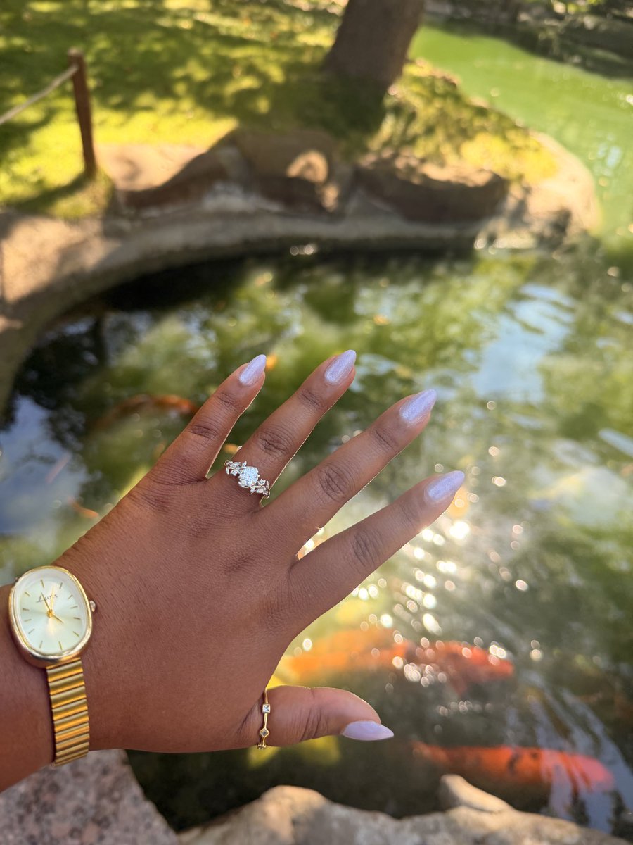 ItsACharThing's tweet photo. My man proposed yesterday. Issa Fiancé 🥹🥹😭😭💍💍 #engaged https://t.co/q8cKeAK3Ph