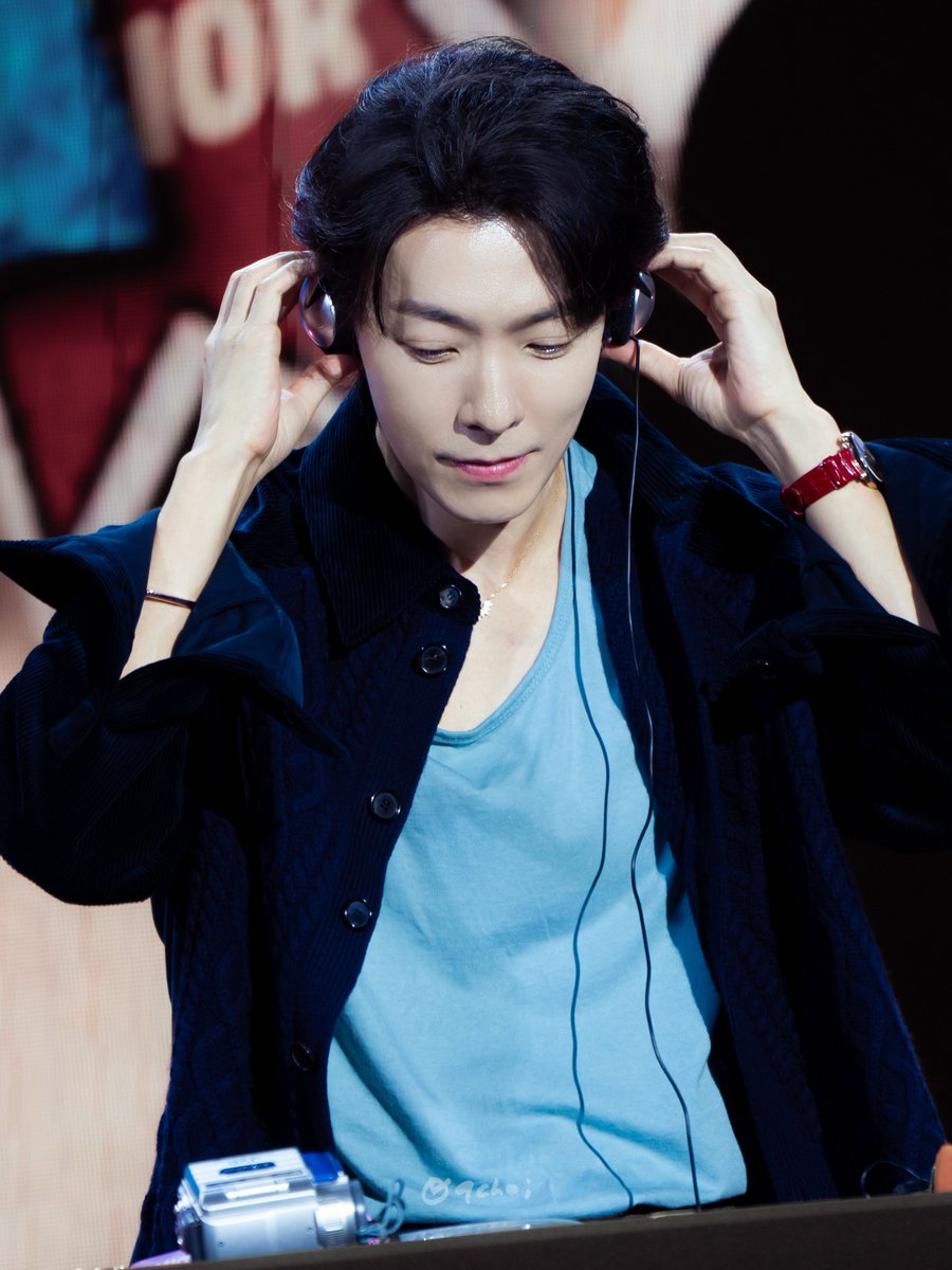 9choi_elf's tweet photo. 𝟚𝟘𝟚𝟞𝟙𝟘𝟙𝟙 𝔻𝕆ℕ𝔾ℍ𝔸𝔼 𝔹 𝔻𝔸𝕐 ℙ𝔸ℝ𝕋𝕐 [ℍ𝕒𝕡𝕡𝕪 ℍ𝕒𝕡𝕡𝕪 ℍ𝕒𝕡𝕡𝕪 𝔹𝕚𝕣𝕥𝕙𝕕𝕒𝕪]

𐔌՞꜆. ̫.꜀՞𐦯🎧

#DONGHAE #동해 #이동해 #東海
#SUPERJUNIOR #슈퍼주니어 
#SUPERJUNIORDNE 
@donghae861015 ♡ https://t.co/KomN99lLFF