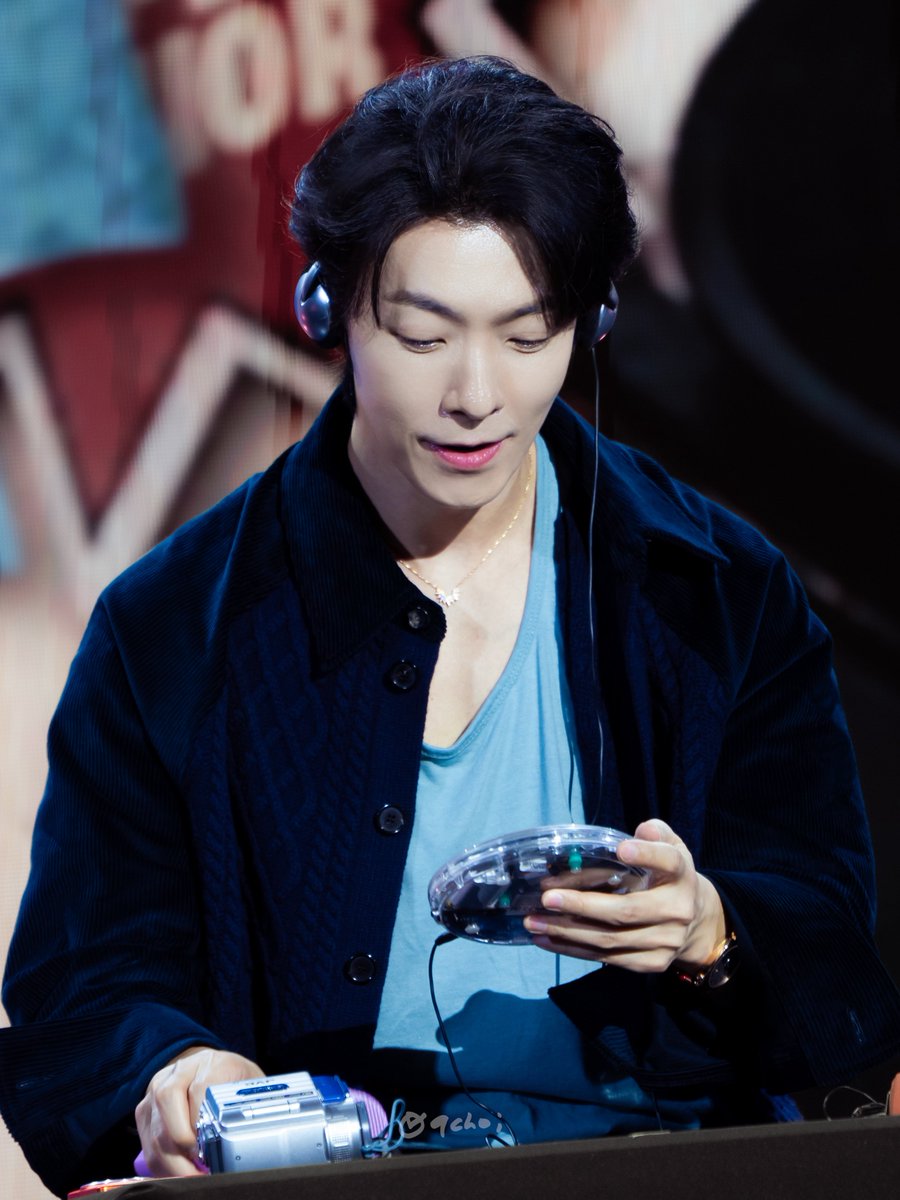 9choi_elf's tweet photo. 𝟚𝟘𝟚𝟞𝟙𝟘𝟙𝟙 𝔻𝕆ℕ𝔾ℍ𝔸𝔼 𝔹 𝔻𝔸𝕐 ℙ𝔸ℝ𝕋𝕐 [ℍ𝕒𝕡𝕡𝕪 ℍ𝕒𝕡𝕡𝕪 ℍ𝕒𝕡𝕡𝕪 𝔹𝕚𝕣𝕥𝕙𝕕𝕒𝕪]

𐔌՞꜆. ̫.꜀՞𐦯🎧

#DONGHAE #동해 #이동해 #東海
#SUPERJUNIOR #슈퍼주니어 
#SUPERJUNIORDNE 
@donghae861015 ♡ https://t.co/KomN99lLFF