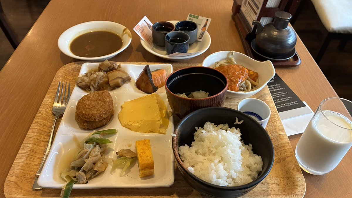 sinn356's tweet photo. 新潟最後の食事は宿泊してないアートホテルを伺って新潟グルメを一挙に堪能。
朝から日本酒飲み比べもあり。食事はなんでも美味い県だったが、総じて1番美味いのが白飯とは‥新潟恐るべし。
#アートホテル新潟駅前 https://t.co/UuEnZ8IjMA