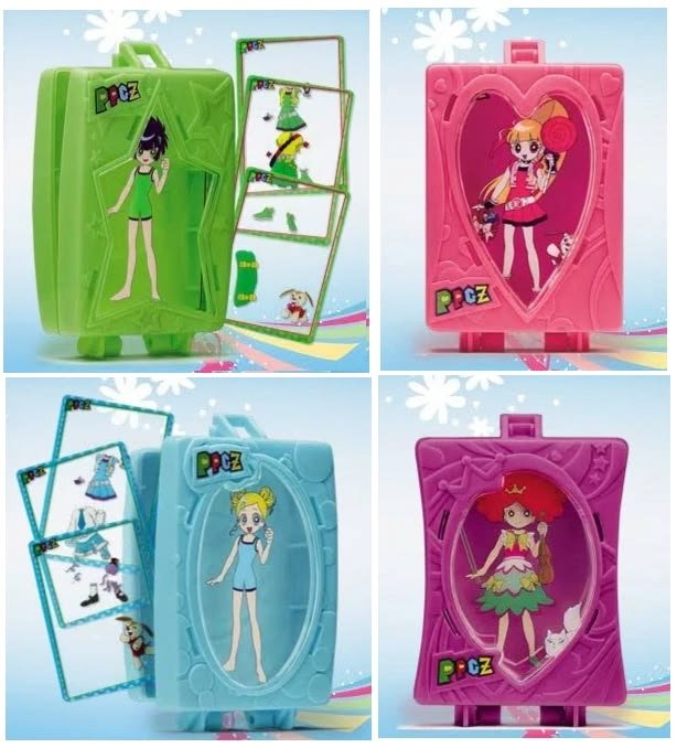ddalgimars's tweet photo. Me acuerdo que en el mcdonalds dieron estas cartas con vestuario y yo tenia la de burbuja y una vez se me perdio y lloré UNA SEMANA mi mamá me tuvo que comprar un littlest pet shop para que se me pasara la pena https://t.co/ZR4LlOfuYC