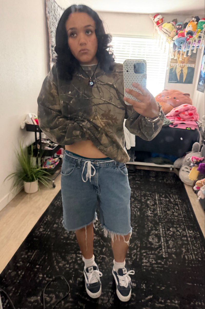 emnolans's tweet photo. MEET YOUR OOMF!!!! ♫•*¨*•.¸¸♪✧
• name: noah
• sign: leo
• hobbies: working out, collecting &amp; cooking
• birth flower: poppy
• fav drink: cold brew
• fav animal: wolf
• comfort movie: goblet of fire https://t.co/FBhhWjWmEE