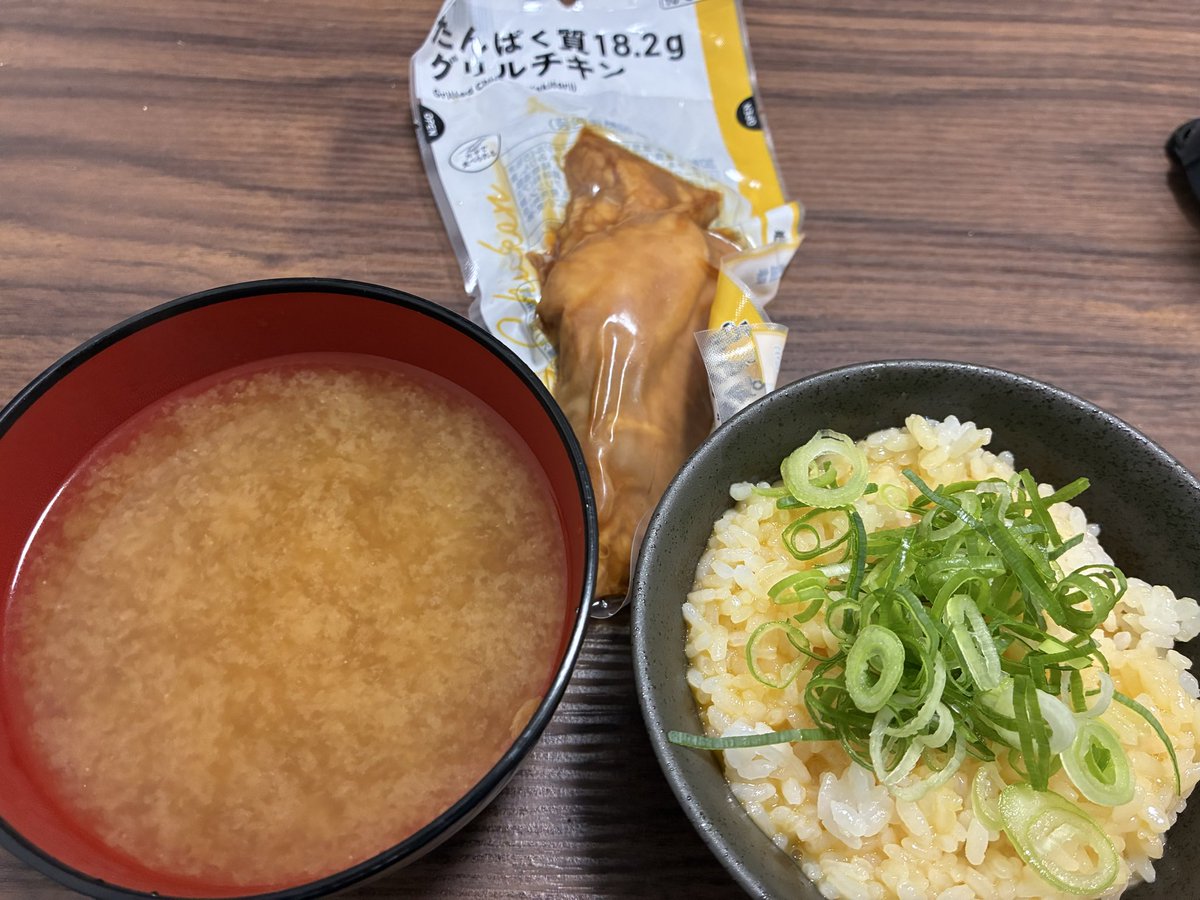 prof_ug__'s tweet photo. めし https://t.co/4jFXRWoNQf