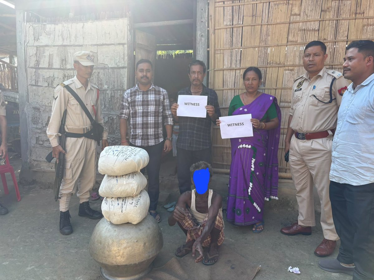 udalguripolice's tweet photo. ANOTHER STEP IN THE FIGHT AGAINST DRUGS!
Rowta PS seized 8.390 kg of suspected Ganja and arrested one person.
Bad day for drug peddlers. Business as usual for the police.
#NashaMuktBharat
#AssamAgainstDrugs
@CMOfficeAssam
@assampolice
@DGPAssamPolice https://t.co/c0YPt5854E