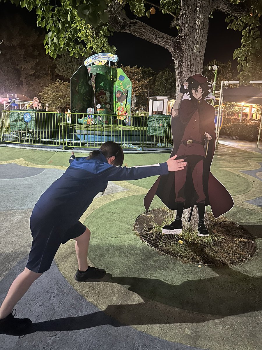 shigumaroo's tweet photo. 初めての推しパネルに動揺を隠せない🦦 https://t.co/g20nnaNbBR