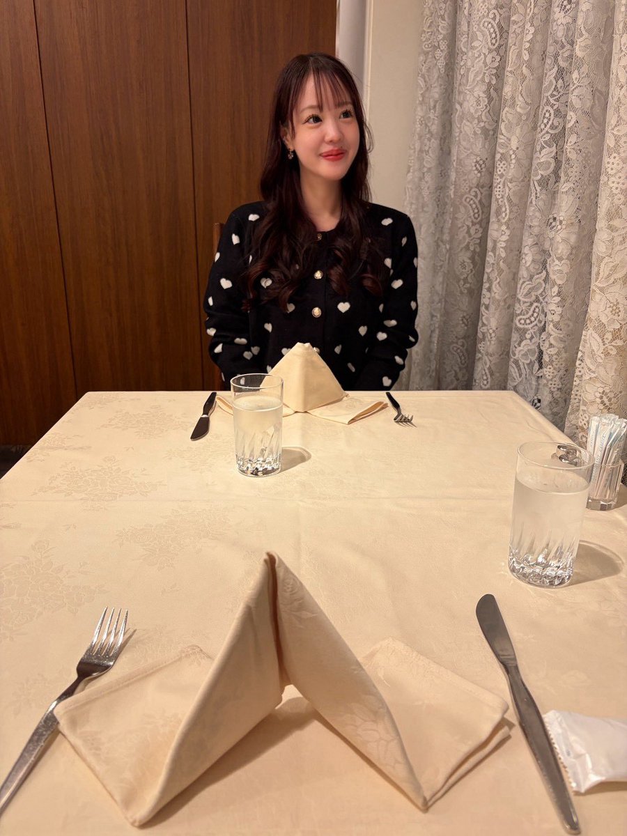 moeko_supasupa's tweet photo. 10/16の昭和アイドルイベントで
もえぺろ1.2部ソロで歌います🎙️
すごく緊張しますけど
頑張るから絶対絶対
ブロマイドプランで
応援に来て欲しいです(இдஇ; )💕 https://t.co/LdV8VhqxNb