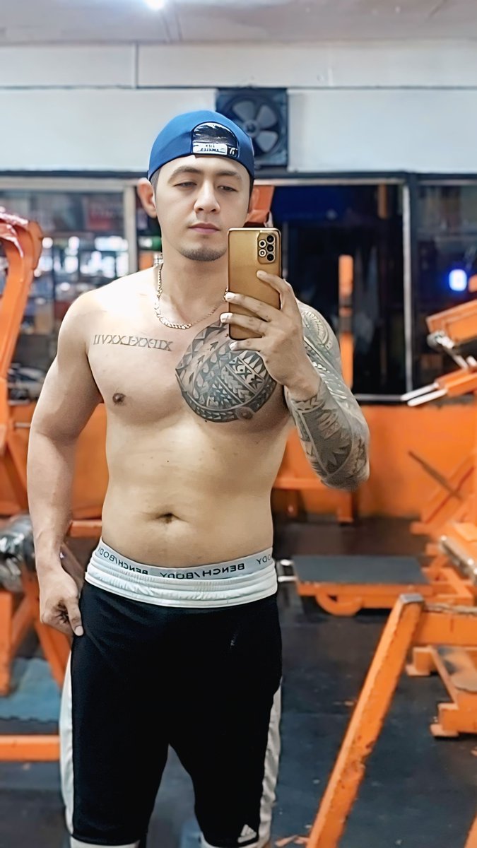 emerence_kenji's tweet photo. available po ako ngayon tara mag pa massage at ma relax pm lang po kayo sa akin pa repost na rin po at pa heart maraming salamat po..🙏🙏 https://t.co/tSEpRlpJtV