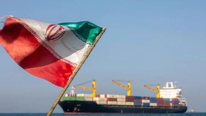 سپاه پاسداران ایران به کشتی ها در تنگه هرمز هشدار داد