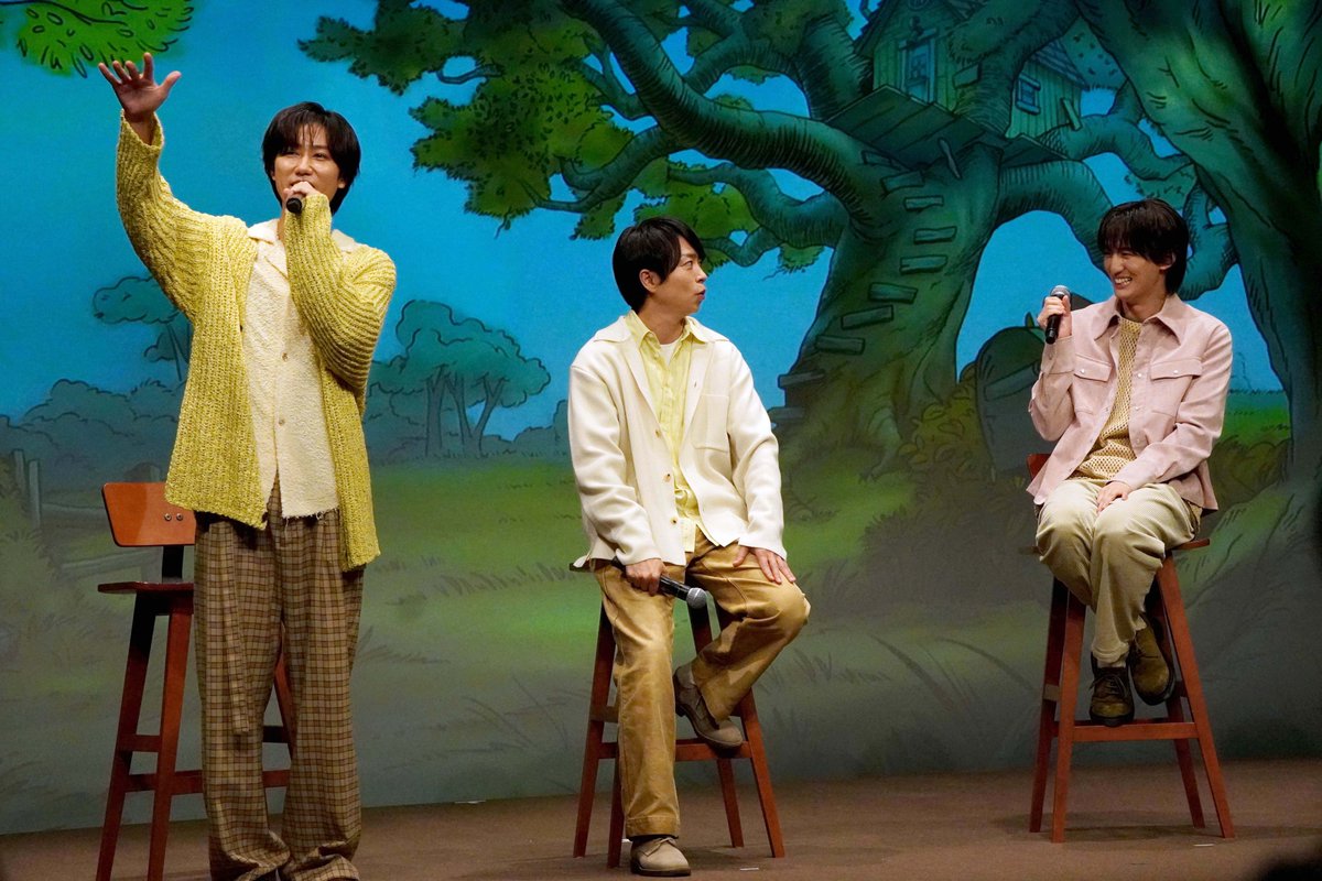 oricon's tweet photo. Snow Man阿部亮平、“エア頭ポンポン”で赤面
櫻井翔「キュンとしたもんな」💕

「くまのプーさん」原作デビュー100周年記念イベント“森のおはなし会”』に登壇🍯
https://t.co/zLAzSB7Rp0 https://t.co/NyOrZlwsKP