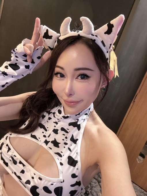 Barbiearzu2's tweet photo. すっごい牛さん発見！
テクが凄いんだわ https://t.co/eYhdLdAvQz