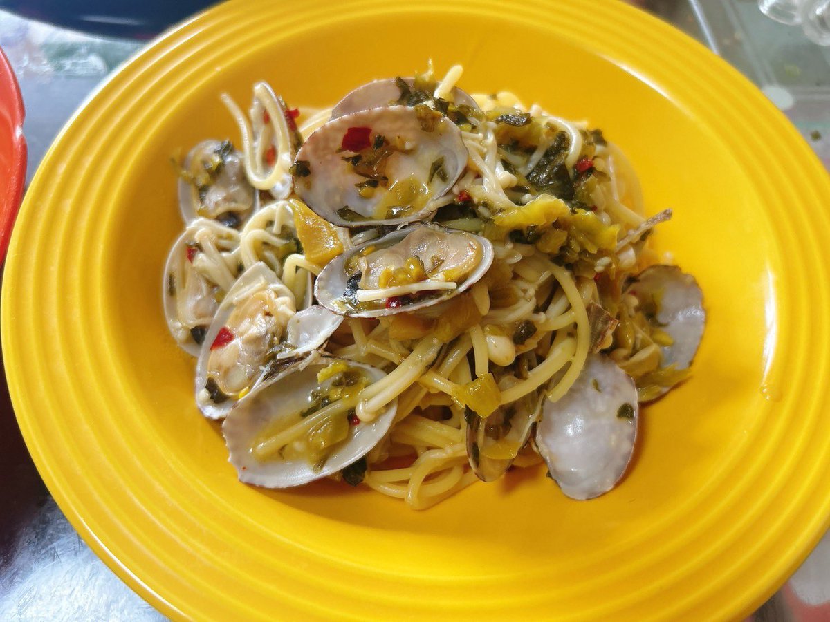 harurusolo's tweet photo. 麻婆豆腐と最近個人的に流行りの辛子高菜のパスタ＼＼\\٩( 'ω' )و //／／

#おうちごはん
#料理好きな人と繋がりたい 
#料理記録
#料理男子
#手料理 https://t.co/b9zAadHF0H