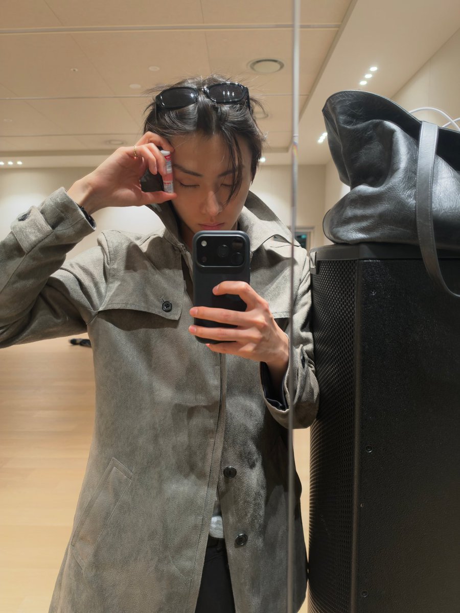 prettyleowon's tweet photo. plus chat ♡ https://t.co/rW9ftRosB9