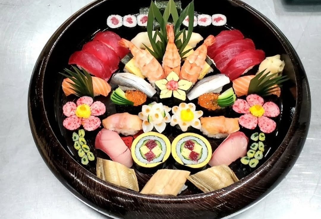 yoroizushioomi's tweet photo. #飾り寿司 #sushi #すし #鮨 #スシ 
#見た目で感動を与える寿司の盛り���み #壽司 #japanese #日本の食 https://t.co/9xt4r9w6sn