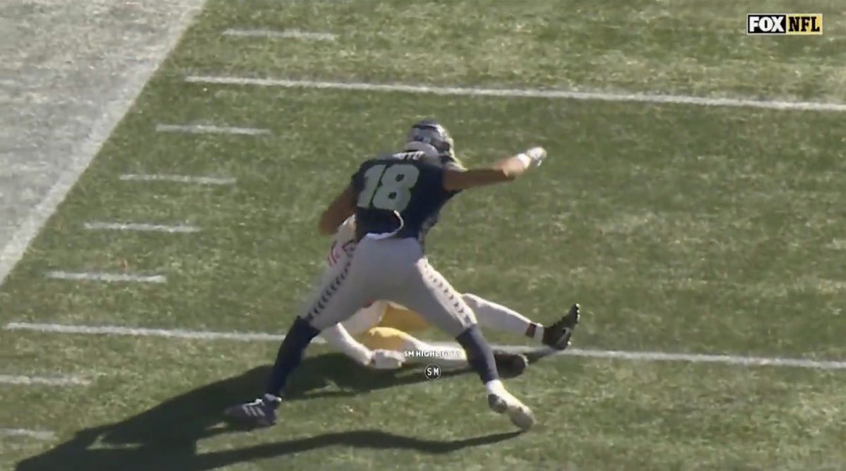 yeef_yarf's tweet photo. @tbereese @NinersShowYoo Punching as bro is sitting on the ground https://t.co/RryAf8Atuy