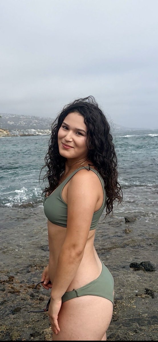 lukewr9b25's tweet photo. You fuckin her sexy assπ«#sexy #nolimits #candid #candids #riding #prettyface #fatass #ai #latina #bikini #hs #HS #family #familia https://t.co/aEbafuxM38