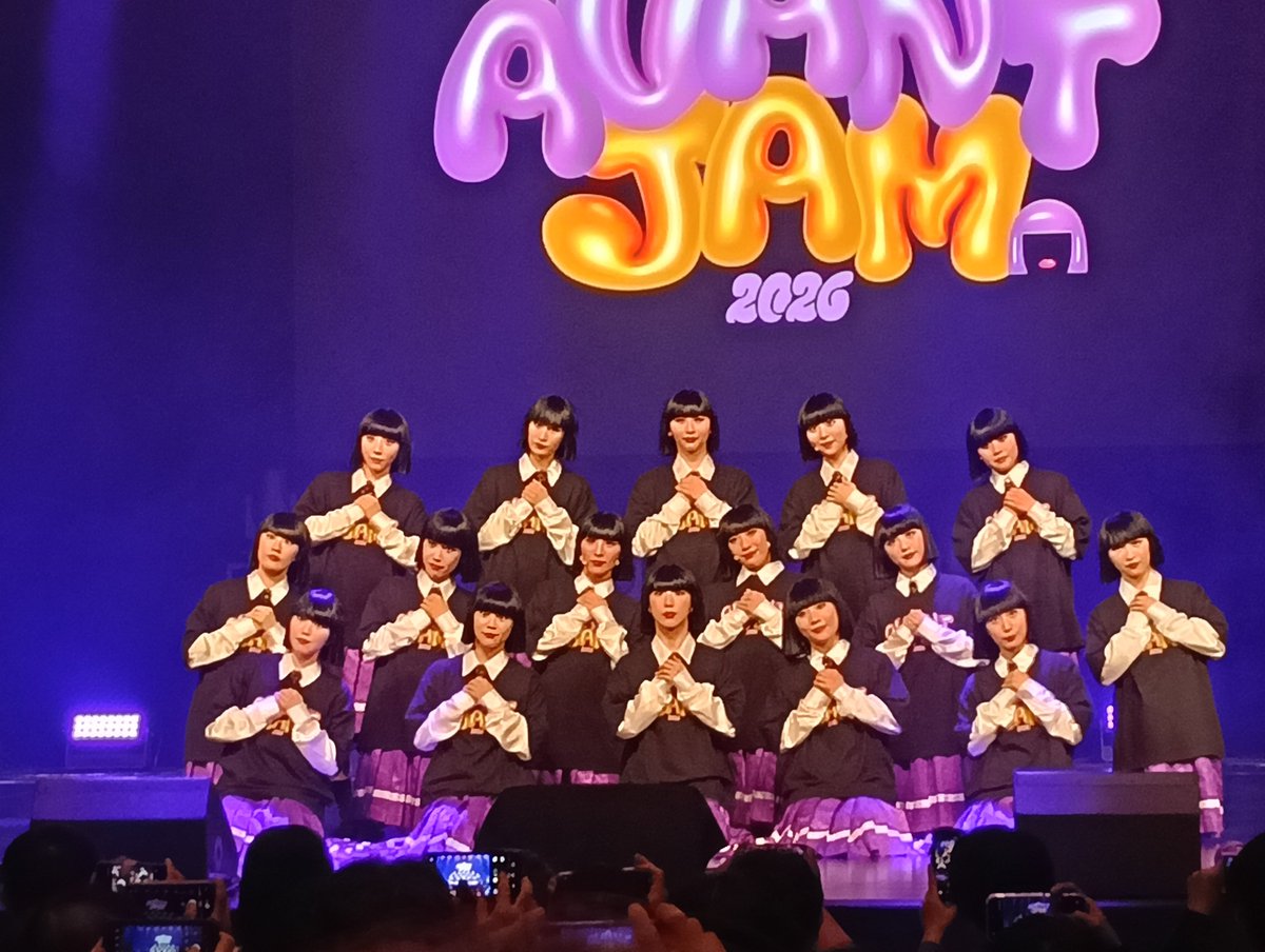 malumali's tweet photo. 昨日は、アバンギャルディ。
いい席で見せてもらいました。
誰が誰だか全く判らないけど😅 https://t.co/ptU0kl0M8D