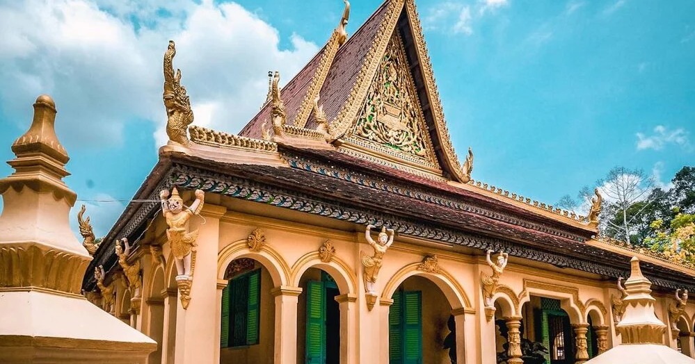 solbalmant's tweet photo. Tra Vinh offers a peaceful Mekong Delta escape with ancient pagodas, Ba Om Pond, Khmer architecture, lush Con Chim, Ba Dong mangroves, and flavorful local specialties. https://t.co/xCosIolw5Z