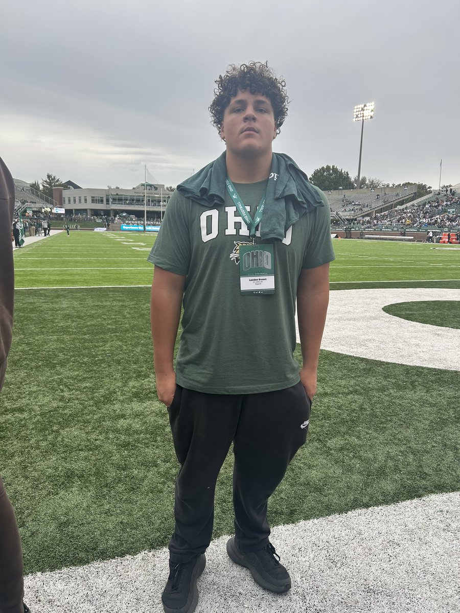 LB_Brown54's tweet photo. Thanks @OhioFootball for a great game day visit! Thank you @TREMAYNE_SCOTT for taking the time to speak to me.
@chiphare @TylerStevens94 @Bryan_Ault @JaredLuginbill @AllenTrieu @TheUCReport @YappiFootball @TomLoy247 @ChadSimmons_ @MSR_Ohio https://t.co/4tP0fZdMIZ