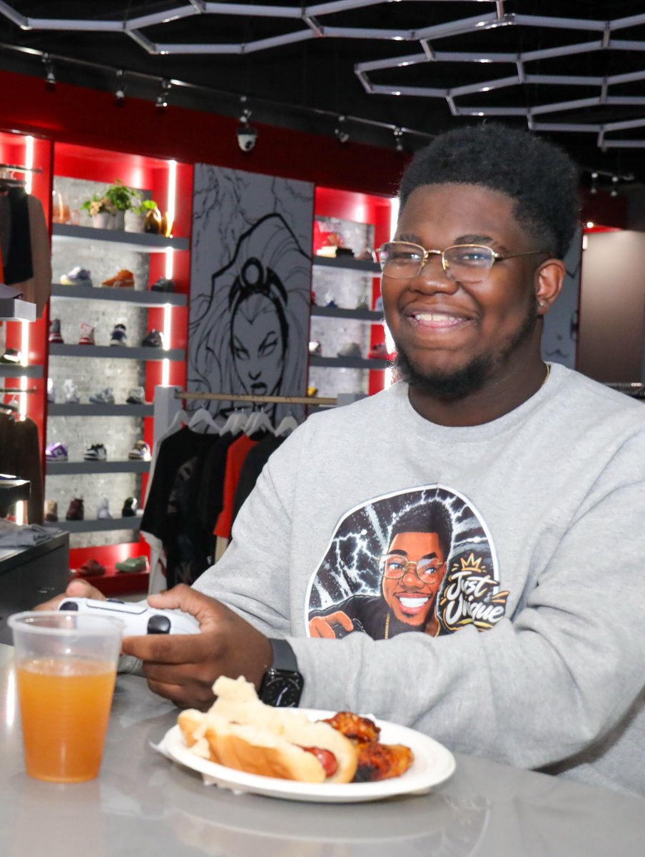 SolePlayATLANTA's tweet photo. Thank you to everyone who pulled up for our Money in the Bank: New Orleans Watch Party. From the PPV action to the gaming, food, drinks, and nonstop energy, the community made it a night to remember. Special thank you to our host Rashad Lo and special guest Shaw The Ripper for https://t.co/aP2O7oTOPa