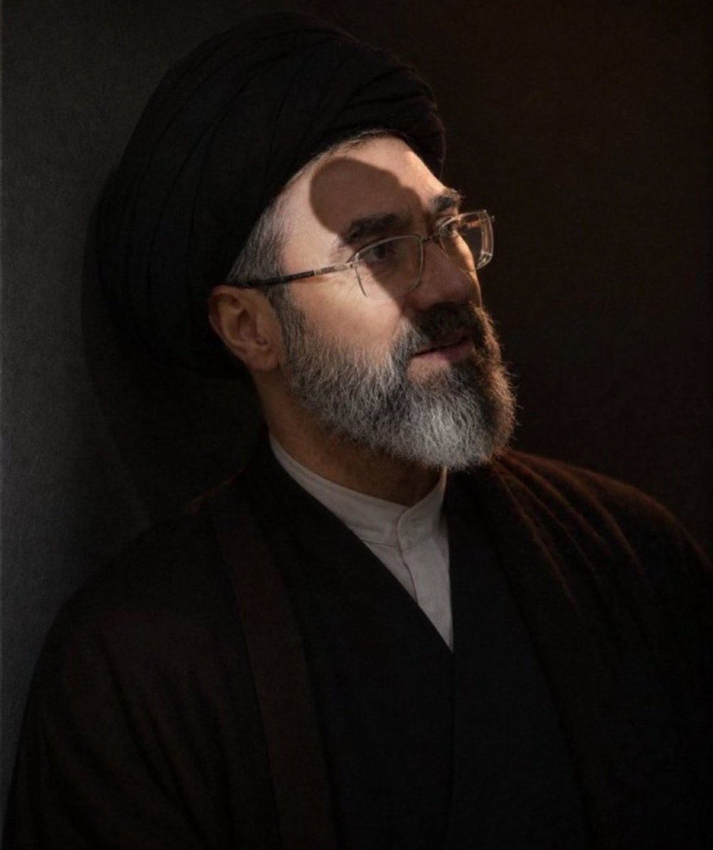 sombrerro121's tweet photo. @s_m_marandi Here is one missile passing over Mojtaba’s head. https://t.co/wQpZGCHEAB