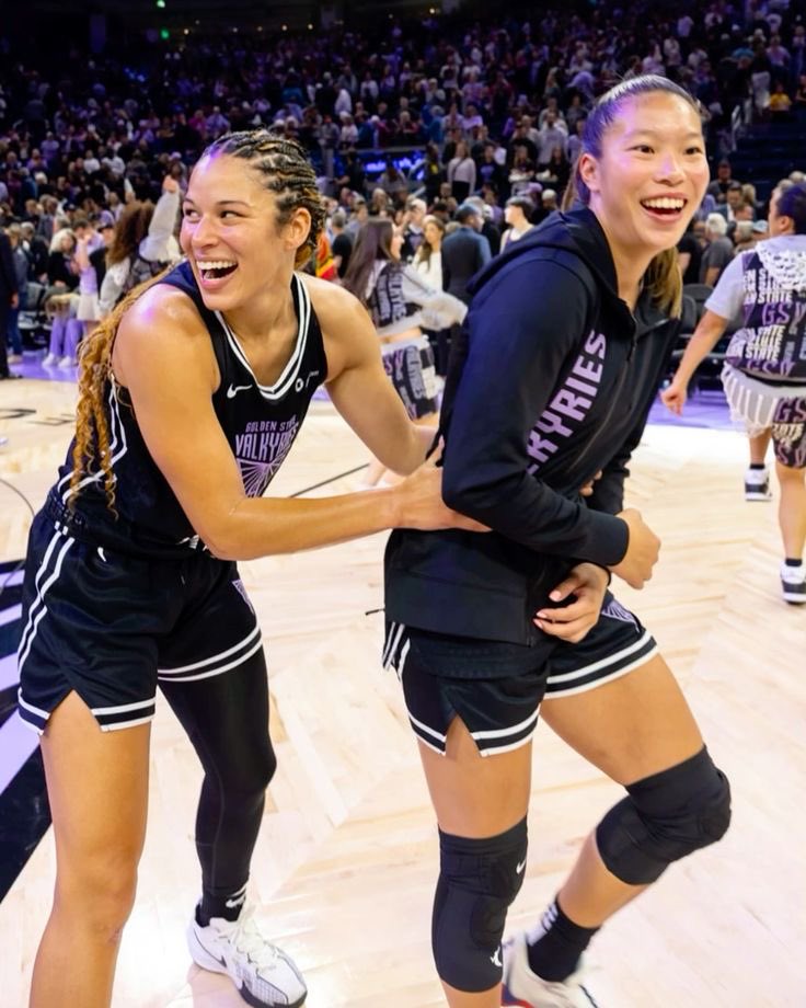 chencentral's tweet photo. Kaitlyn and Veronica! 💜 https://t.co/zGCvzjkWMg