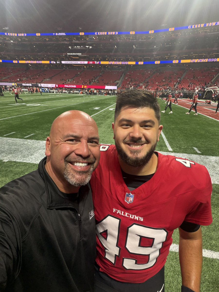 TheChrisRubio's tweet photo. Always great to see TOP 12 Rubio Long Snapper Liam McCullough at his workplace!

#RubioFamily | #ToeTheLine https://t.co/mdoG0wKRdi