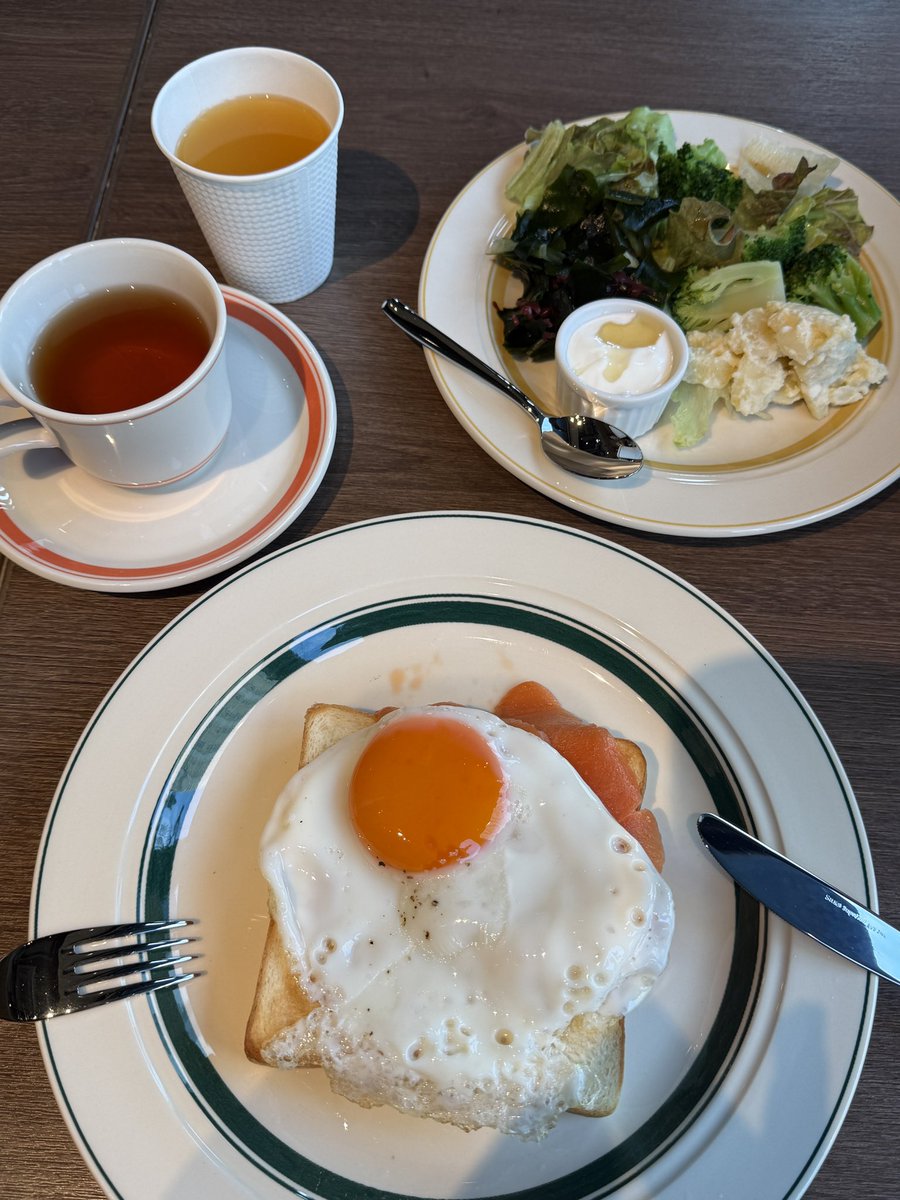 me1936me's tweet photo. 今朝のおめざ
ちゅんちゅん堂の仙台味噌あん最中おいしかった☺️
揚げすずめ饅頭とソフトクリームも食べたかったけど…次回に持ち越し！

モーニングもちゃんと食べたし、松島観光楽しむぞ⛴️ https://t.co/E3yKyaRSs2
