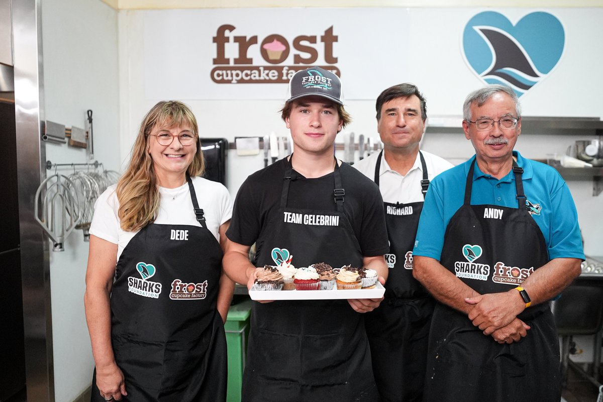 SanJoseSharks's tweet photo. It was a throw down in the kitchen. 🧁

Tune in on Tuesday during the Frozen Frenzy on ESPN to see the Elevated Cupcake Experience. https://t.co/DcpVGT7uQy