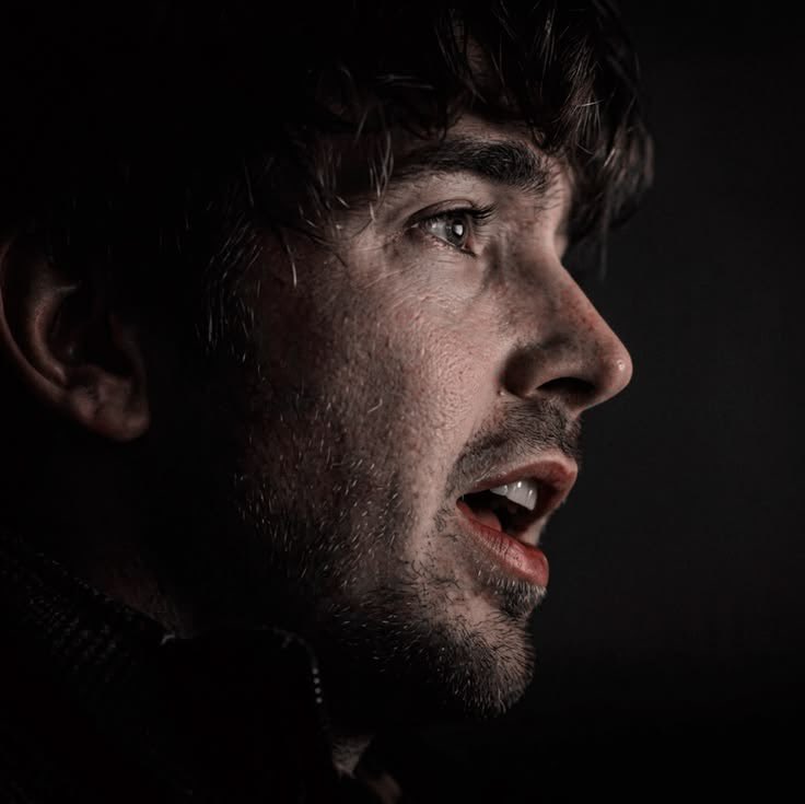 sleckiversz's tweet photo. his side profile is just so beautiful. god i wanna ride his face so bad https://t.co/2zlJkbWAdc