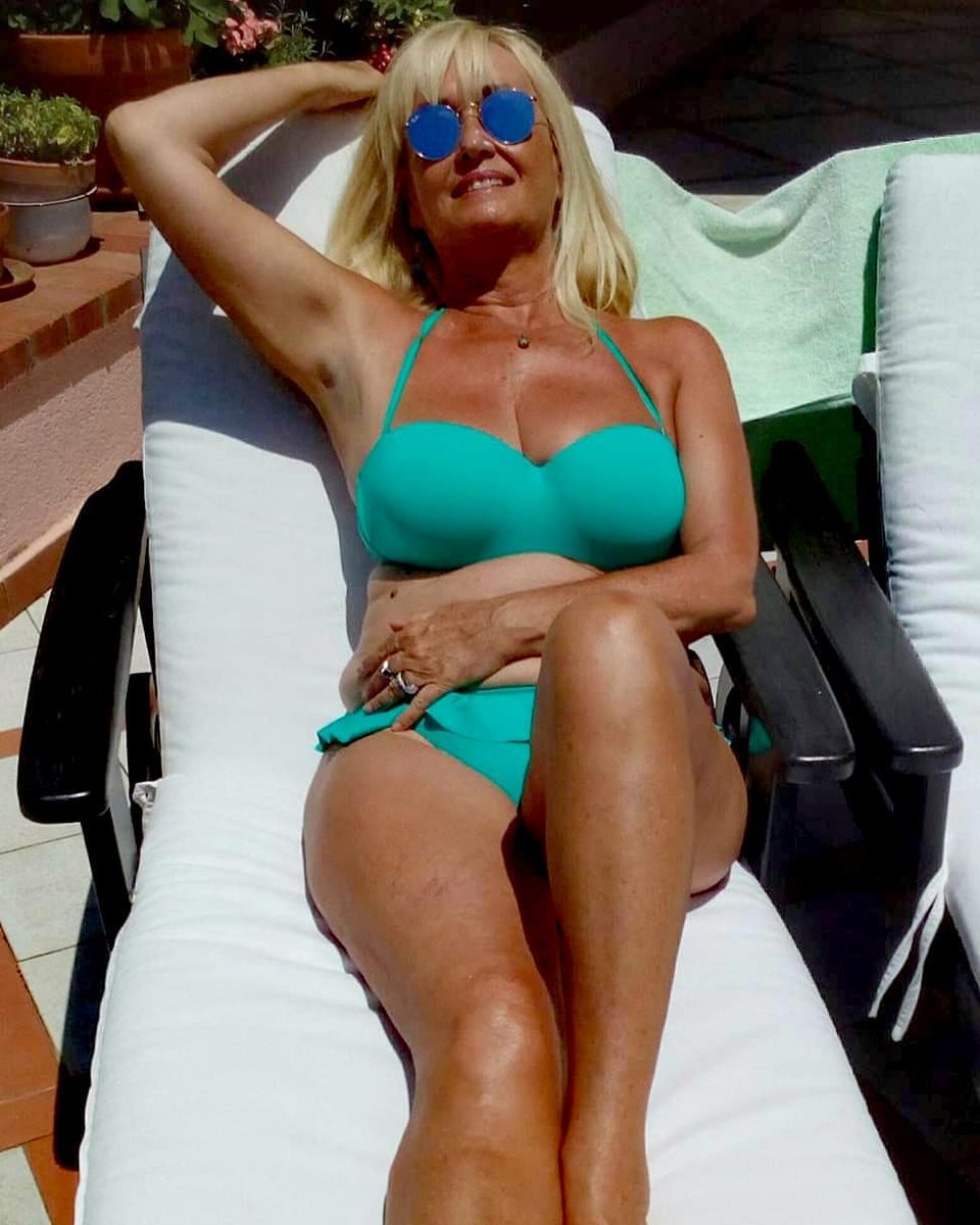 CarlaBoniX's tweet photo. Do you enjoy older women who can’t get enough? https://t.co/RIPol73rdi