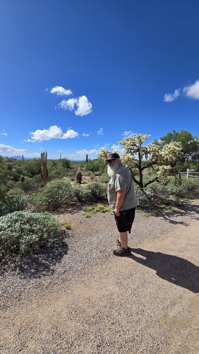 hails8in's tweet photo. Yo, this is my dad excited about the mountains. In the desert... I love this dude. He is so f****** funny. https://t.co/SkUFAcG5vr