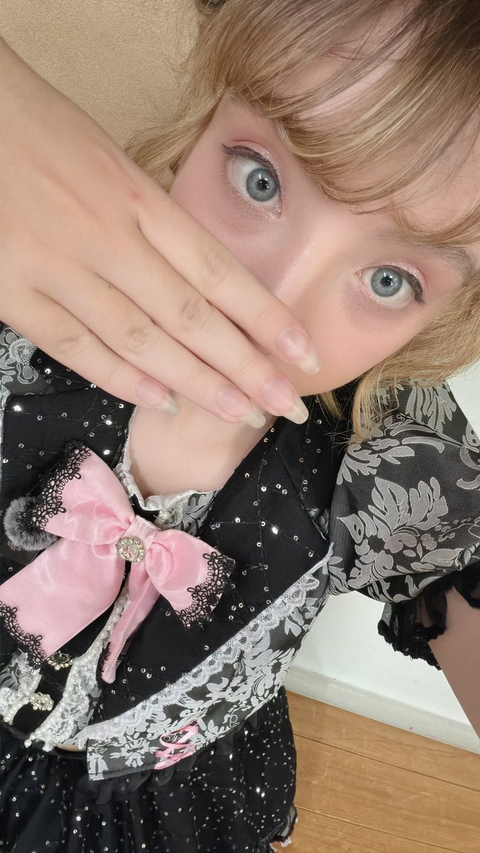 izzy_rb0703's tweet photo. By the way, I recently had to cut my super long nails…
so take one last look (´°̥̥̥̥̥̥̥̥ω°̥̥̥̥̥̥̥̥｀) https://t.co/1L6s1dGgSW