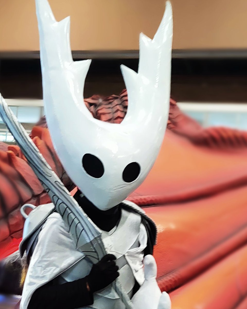 Nightfurye_'s tweet photo. <3 Pure Vessel <3 Hollow Knight
#enelsofa #sofa2026 #hollowknight #cosplay https://t.co/j61uweIZCi