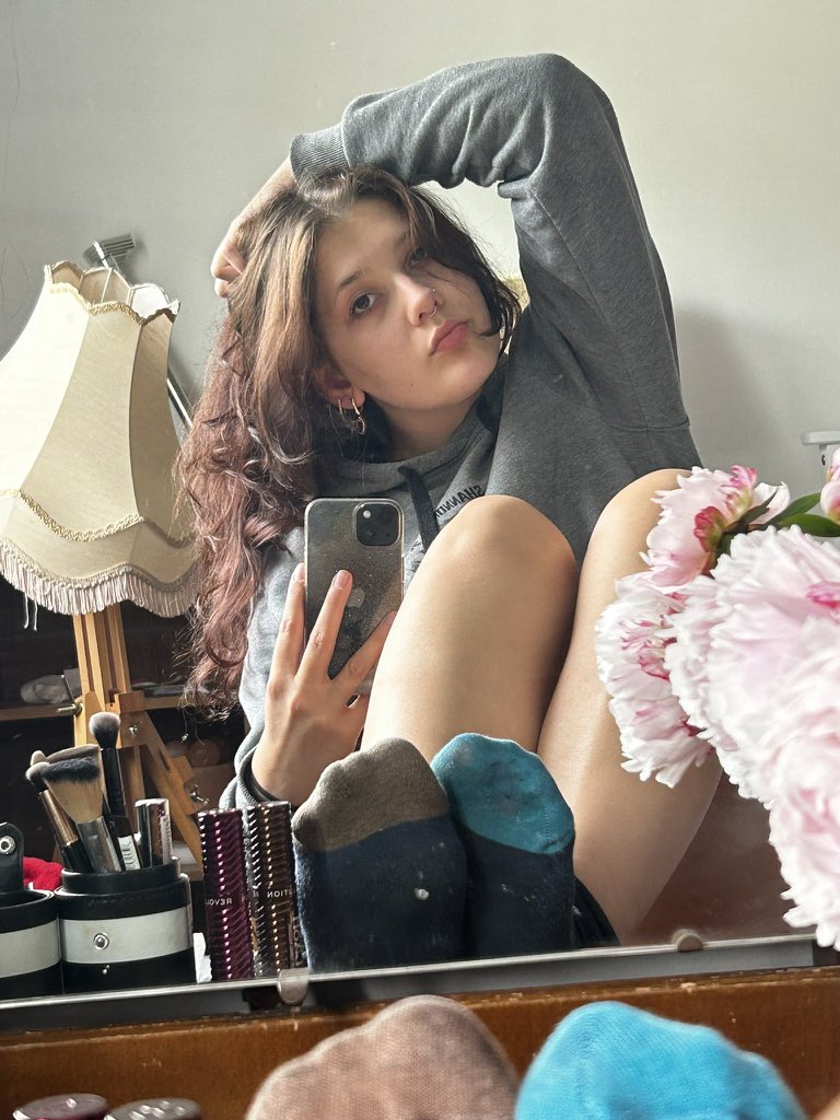 princess_divax's tweet photo. You're dying to be feminized &amp; turned into a sissy. You want to be a sissy slut so badly, you're eager to be fucked and used by real men. Join my trial
#cuck #wankchat #hotwife #nsfw #nsfwtwt #bbc #bnwo #findom #horny
#goon #gooner #bdsm #femdom https://t.co/o4JV4hCORW