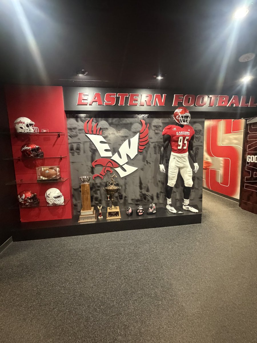MylesPolite's tweet photo. Cheney was a great experience. 🦅 Got a chance to see @EWUFootball up close and spend time with @RyanLewis_38. Loved the energy, the competition, and what they’re building.

2027 CB | Perry HS (AZ)
6’0” | 165 | 4.56 40
3.0 GPA | NCAA Qualifier
Top 10 DB in Arizona

#GoEags #AGTG @CoachHathcock @CoachBartz @coach_clare @CoachKO27 @Rivals @On3 @TwoStarWade