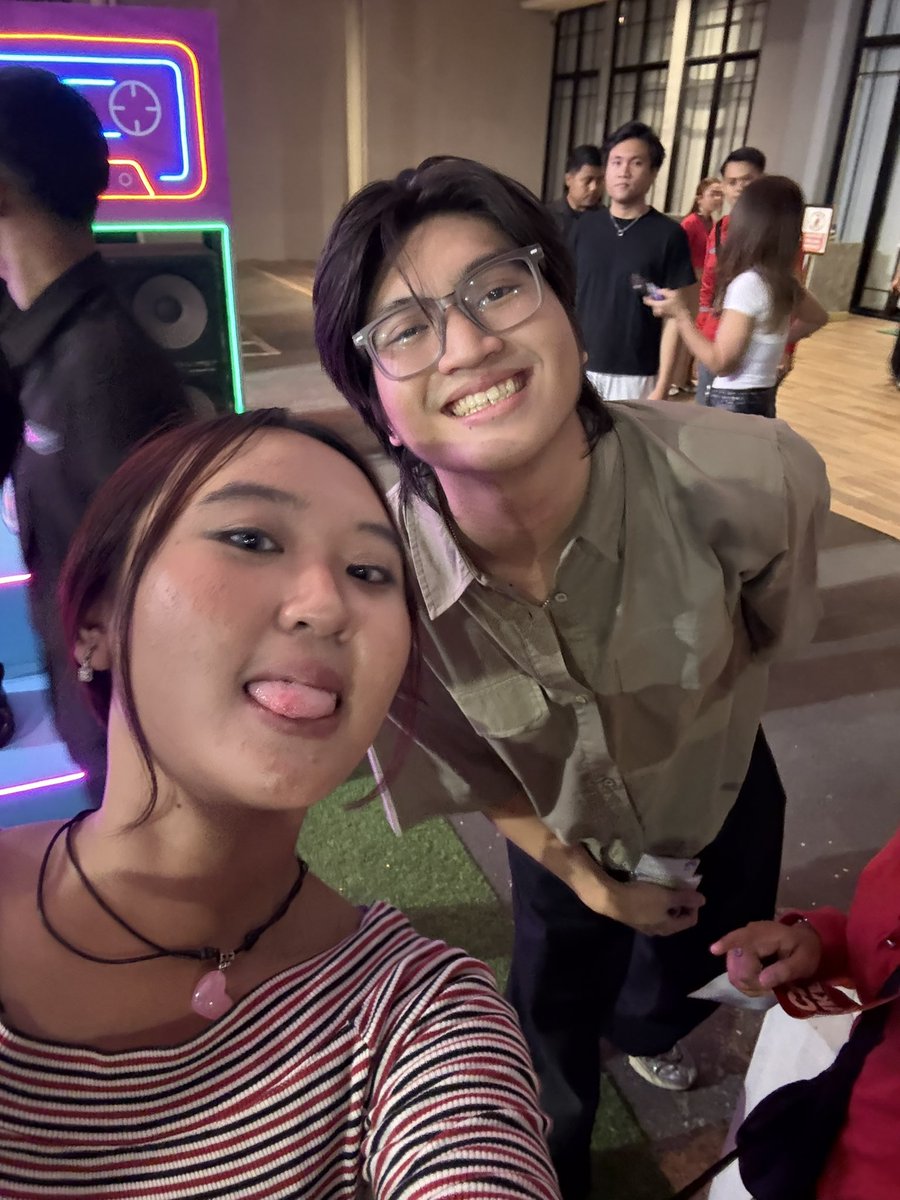 maymay1s's tweet photo. @Sendyyy0_0 @_fikiau udah ga terhalang mika lho yaa 👀❤️ #CHNGE https://t.co/WRnliEOCpl