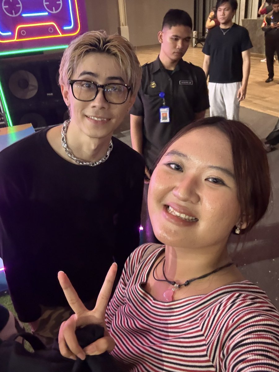 maymay1s's tweet photo. @Sendyyy0_0 @_fikiau udah ga terhalang mika lho yaa 👀❤️ #CHNGE https://t.co/WRnliEOCpl