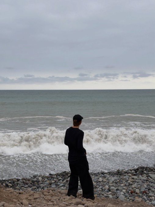 marmkive's tweet photo. namjoon publicando sus fotos en perú usando godspeed de frank ocean, “siempre te amaré” “hay montañas que no podrás mover, pero siempre estaré ahí para ti” soy llanto 😭😭😭😭😭 https://t.co/Q2MsCxkDrk