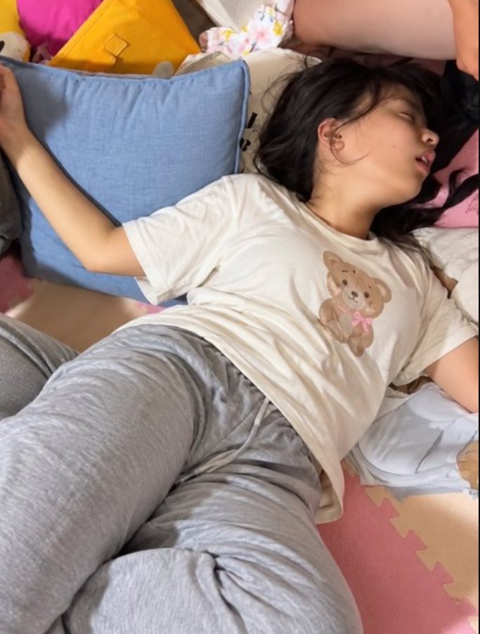OliviaSimmnfwn's tweet photo. https://t.co/SnZBfjarXP
https://t.co/fwB4Xypa7L https://t.co/PkSkSAoA8R