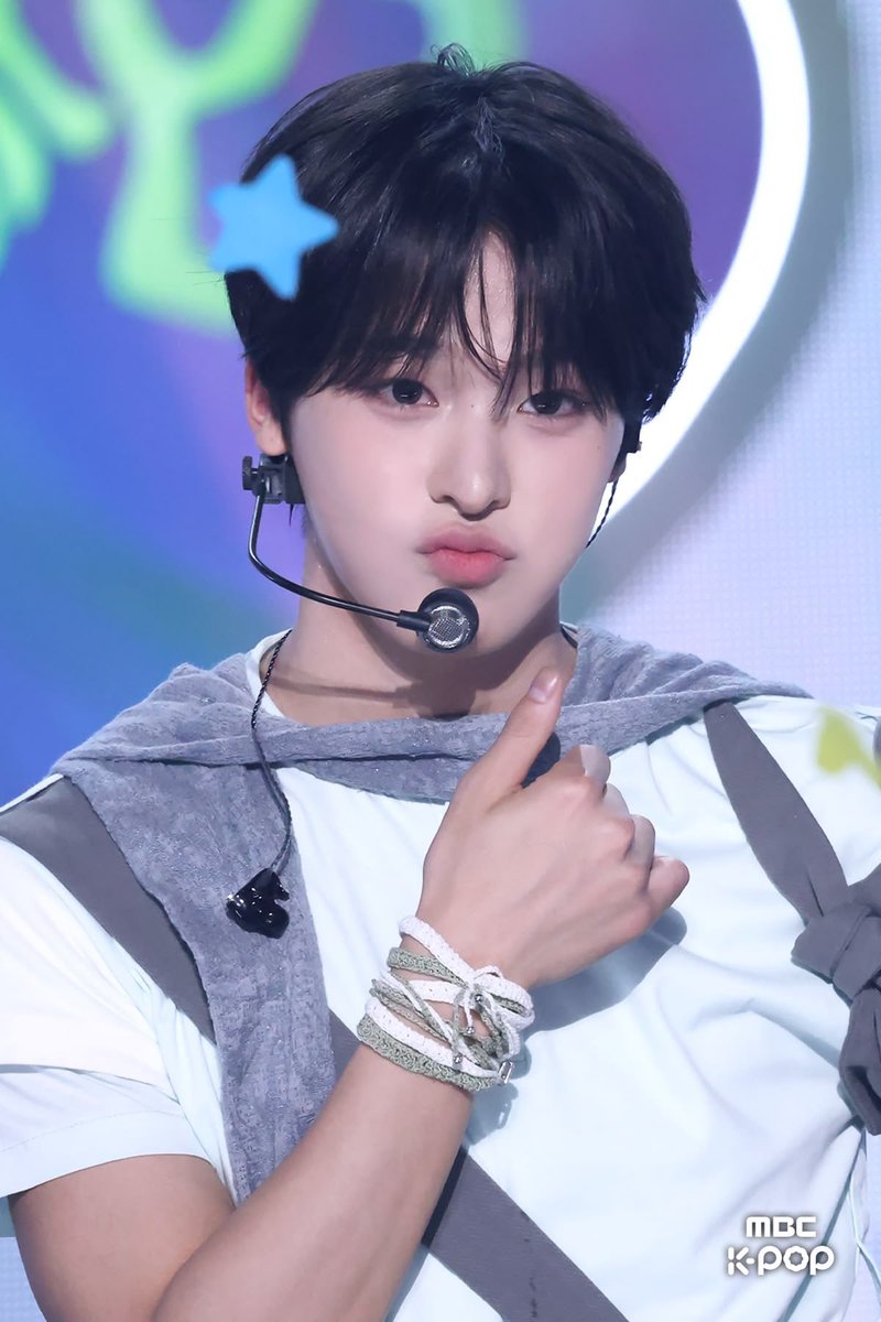 aaixtl's tweet photo. 이번 컴백은 또 얼마나 예쁠까.. https://t.co/QlsCMWjksm