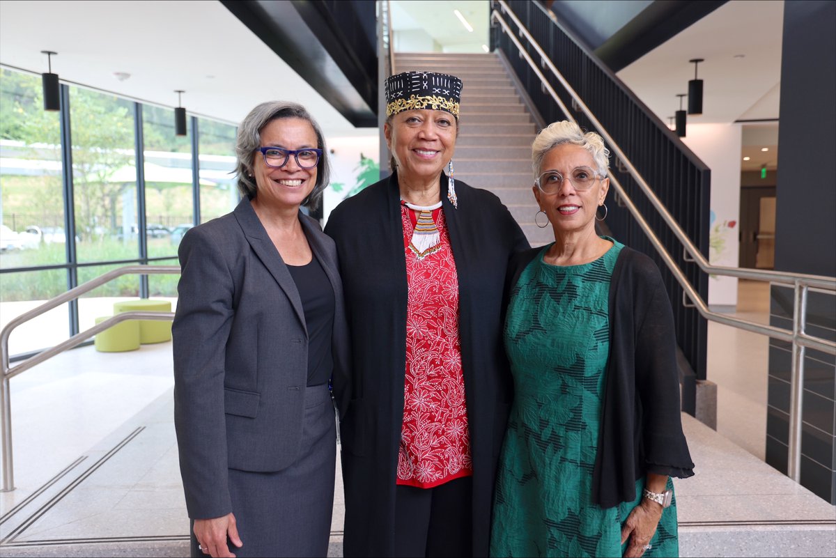 afronews's tweet photo. Malcolm X Elementary School in Southeast Washington, D.C., celebrated the completion of its $67 million modernization project, unveiling expanded learning spaces, sustainable energy features and student-inspired artwork...
https://t.co/FLxWXfRRKb https://t.co/QLhil3OZ5y