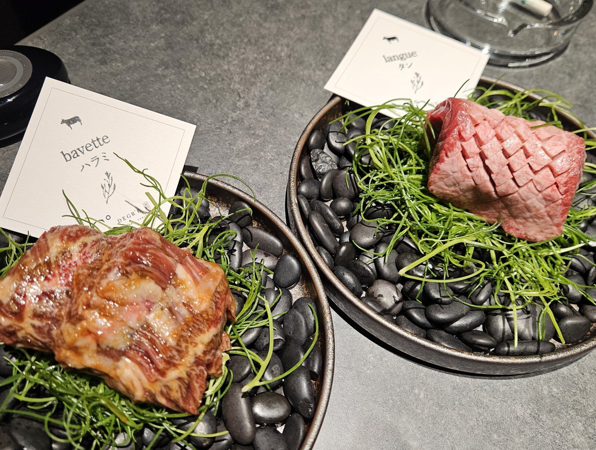 TRIPTHEATER2's tweet photo. 焼肉GEN跡にオープンしたDEGR’E INNOVATIVE YAKINIKU。タンとハラミ、そして提供時にトリュフ削るトリュフとパルミジャーノのニョッキ、生カキとベーコンの泡。焼肉屋だと思ってホルモンもナムルも韓国海苔もねーしなんだよって思ったらそもそもイノベーティブ、フレンチとの融合焼肉ってジャンルみたい