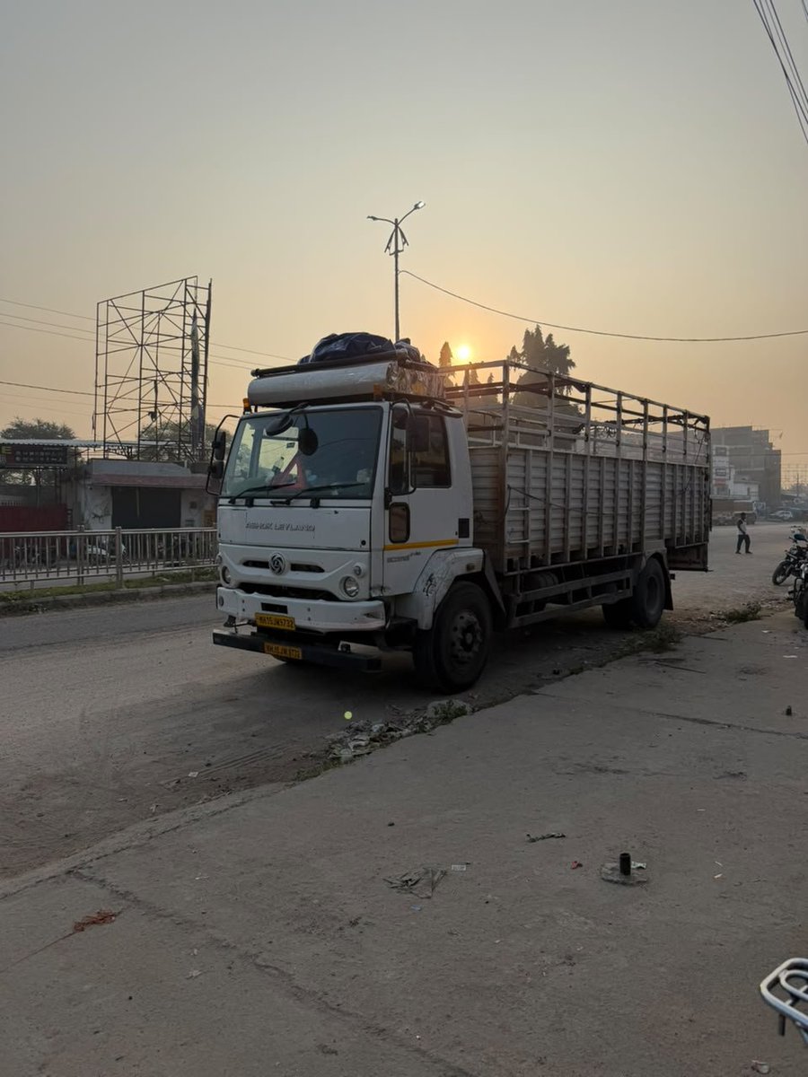 surajs43's tweet photo. @DMBargarh @BargarhMunicip1 @bargarhpolice Every day from 5am to 9am in RMC bazar Bargarh trucks are driving recklessly and parking everywhere. After repeatedly complaining to the authorities there is no result. Every day there is some misshaping because of them kindly takeaction https://t.co/VRIQRLBP9v